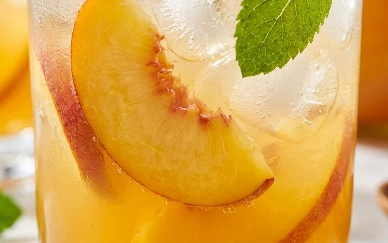 Refreshing Peach Lemonade